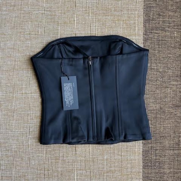 Castle Bandeau Top From Aritzia - Picture 3 of 3